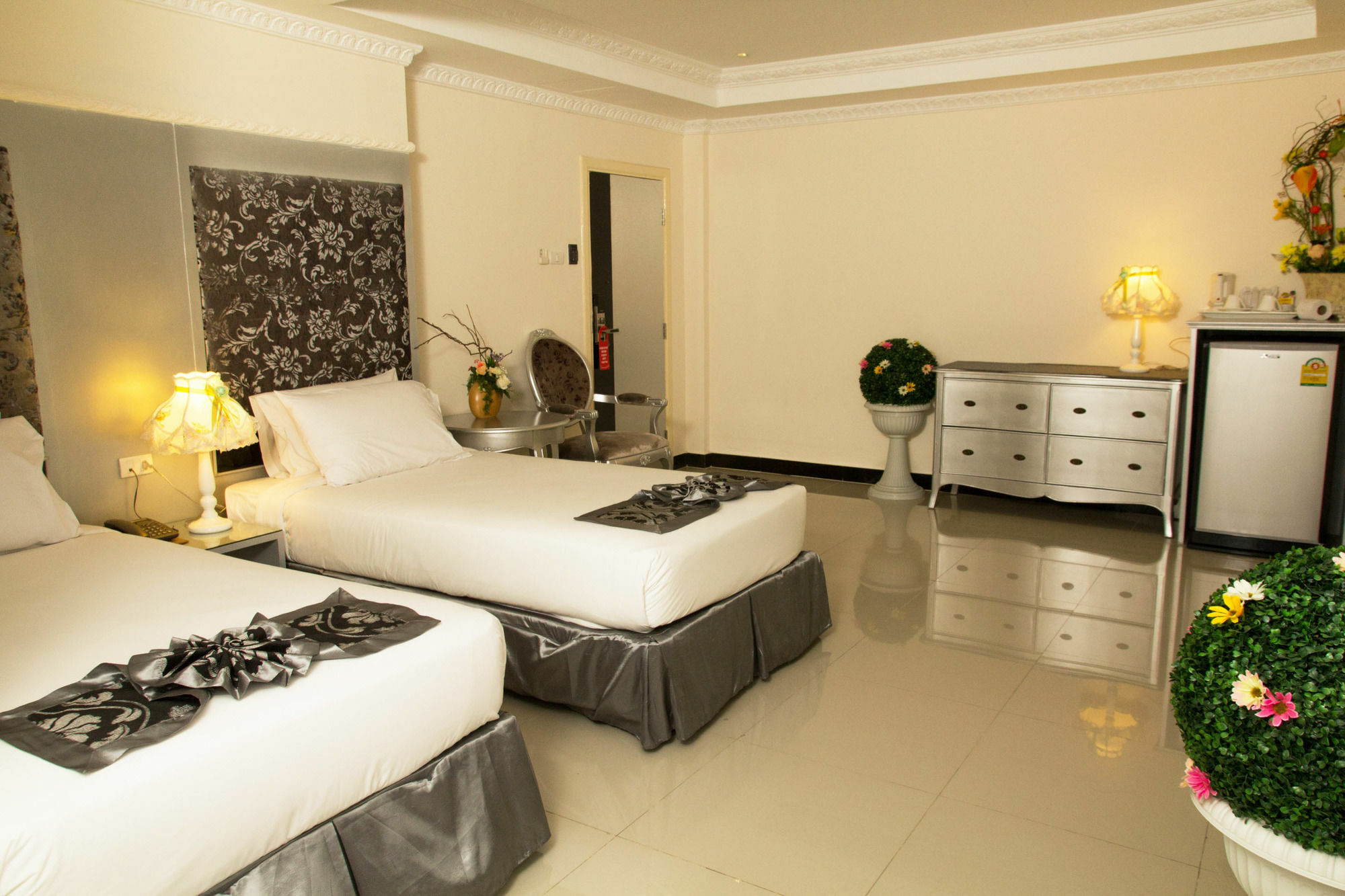 Pattaya International Lodge Bagian luar foto